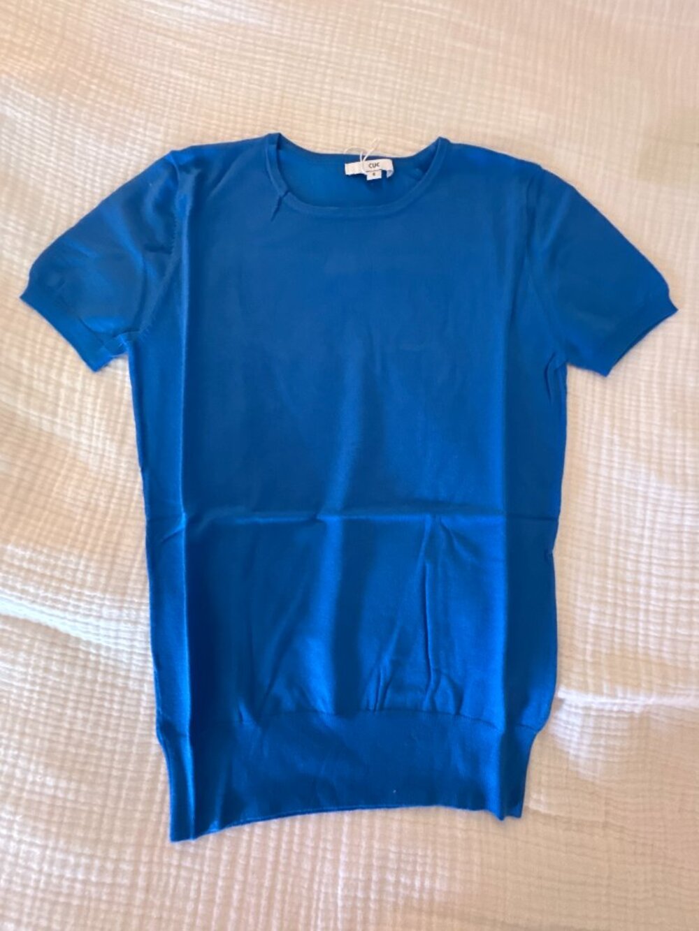 CUE knit tee - size medium